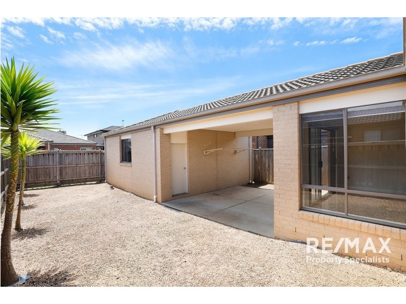 122 Sabel Drive, Cranbourne North VIC 3977