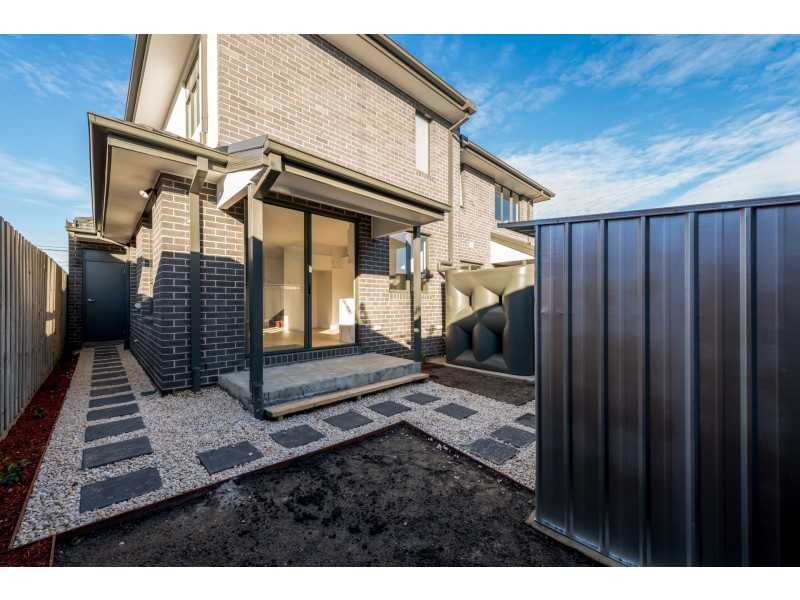 1/53 Koonawarra Street, Clayton VIC 3168