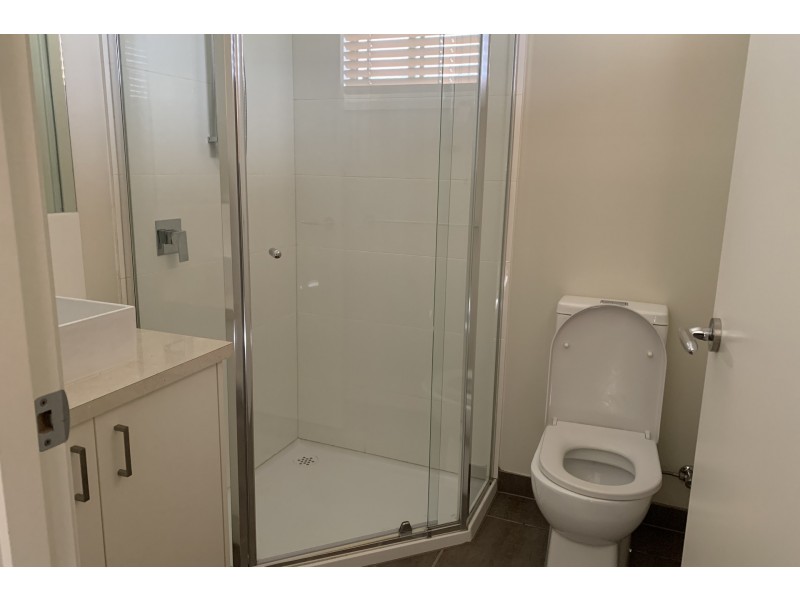 10/12 Stellato Place, Hampton Park VIC 3976