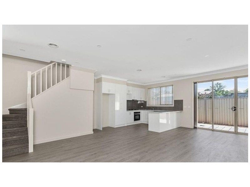 13B McLaughlan Avenue, Eumemmerring VIC 3177