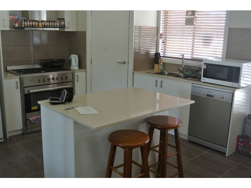 11/12 Stellato Place, Hampton Park VIC 3976