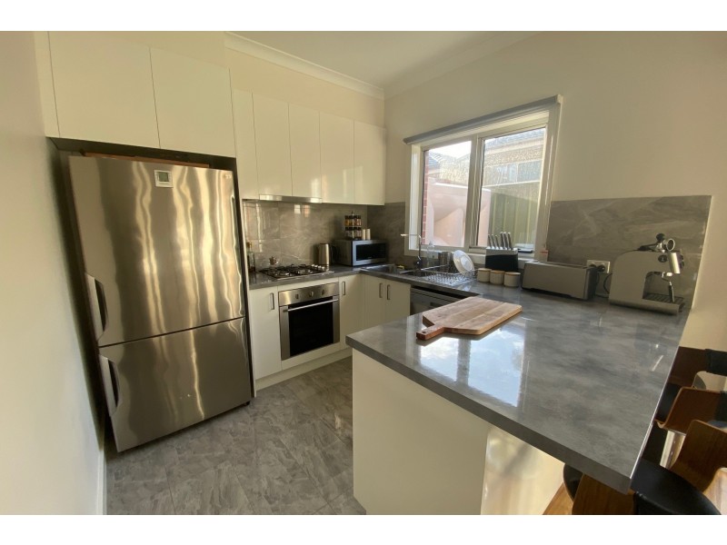 2/15 Dorothy Street, Doveton VIC 3177