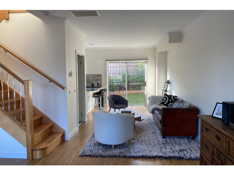 2/15 Dorothy Street, Doveton VIC 3177