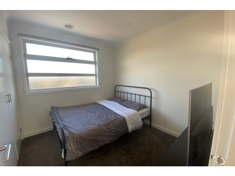 2/15 Dorothy Street, Doveton VIC 3177