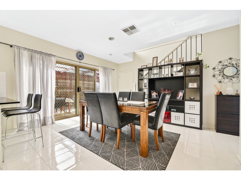 1/12-14 Kingsfield Crescent, Lynbrook VIC 3975