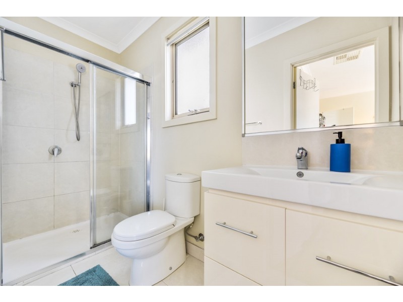 1/12-14 Kingsfield Crescent, Lynbrook VIC 3975