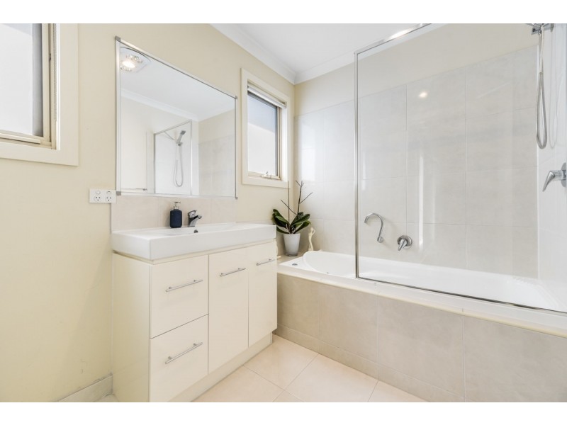 1/12-14 Kingsfield Crescent, Lynbrook VIC 3975