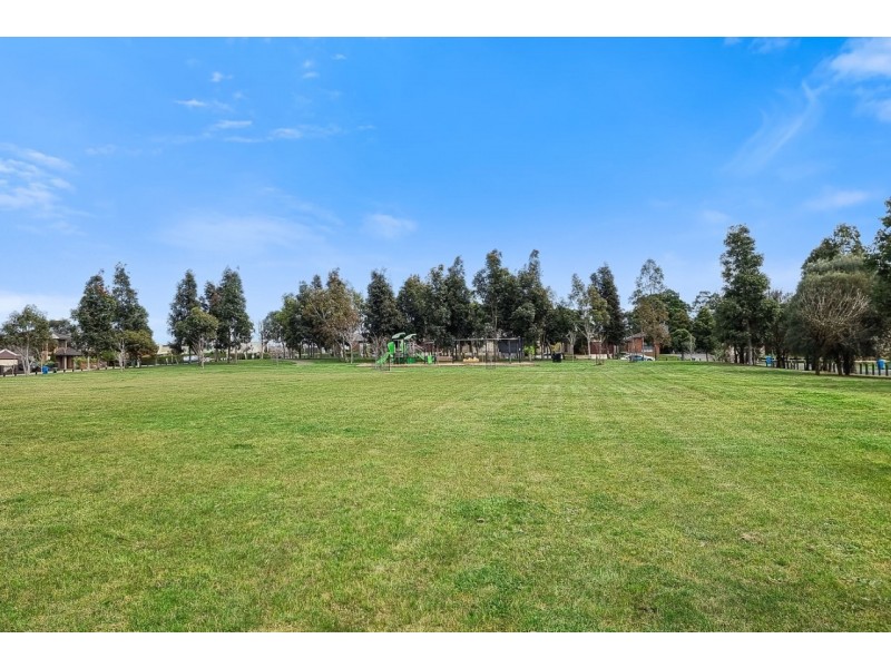 1/12-14 Kingsfield Crescent, Lynbrook VIC 3975