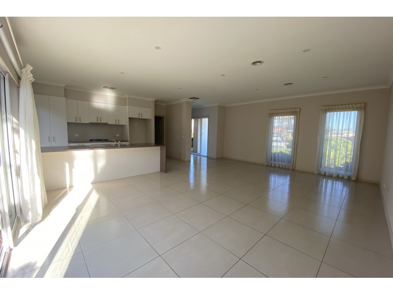 43 Olive Road, Hampton Park VIC 3976