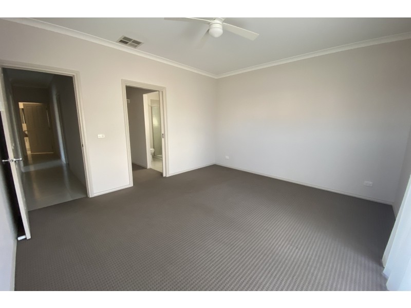 43 Olive Road, Hampton Park VIC 3976