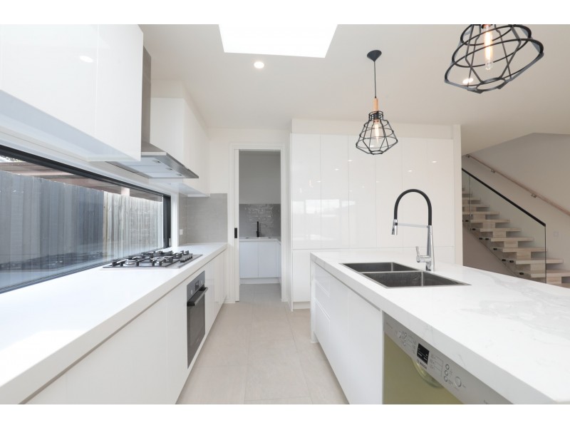 1B/1 Kimpton Street, Cheltenham VIC 3192