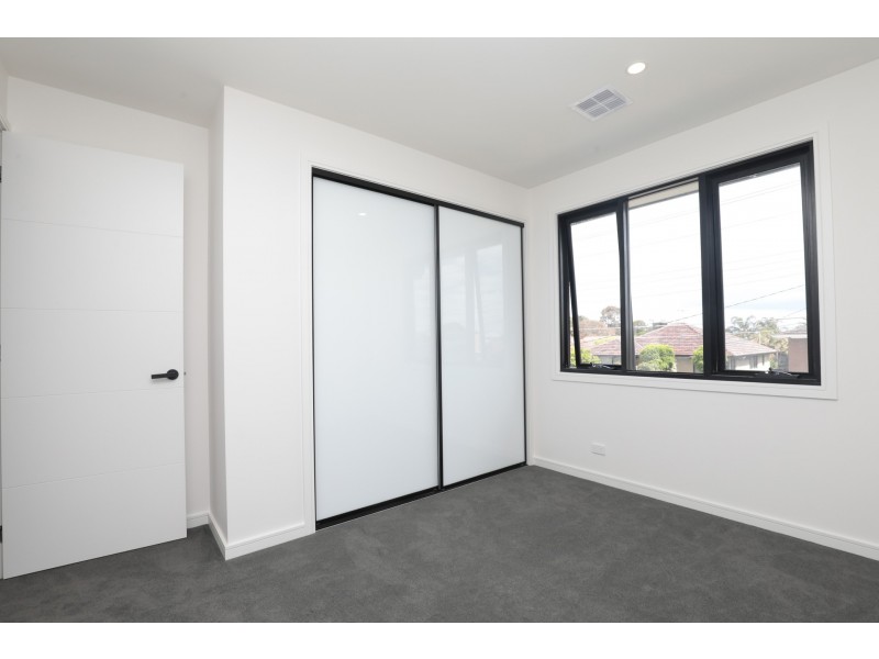 1B/1 Kimpton Street, Cheltenham VIC 3192