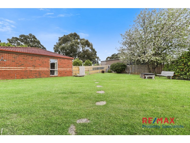 4 Curringa Close, Berwick VIC 3806