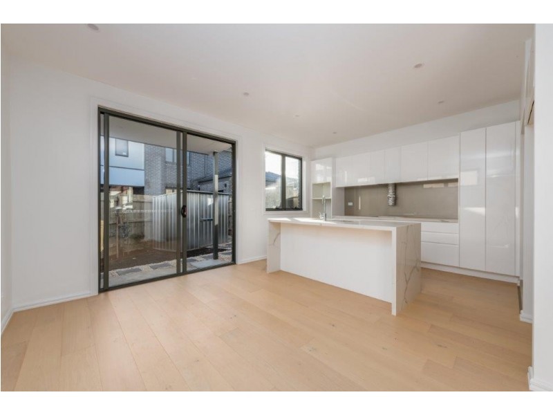 2/53 Koonawarra Street, Clayton VIC 3168