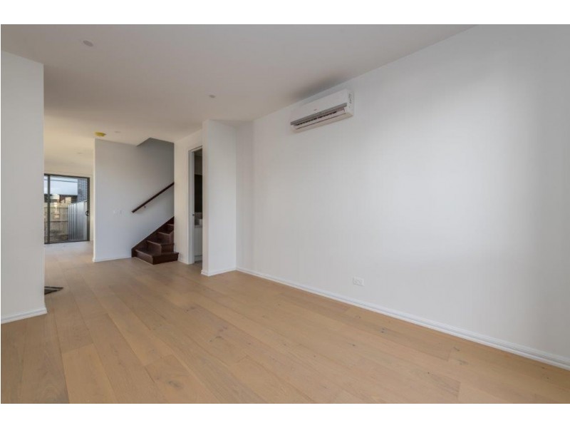 2/53 Koonawarra Street, Clayton VIC 3168