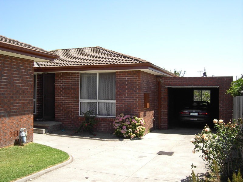 4/16 Canberra Avenue, Dandenong South VIC 3175