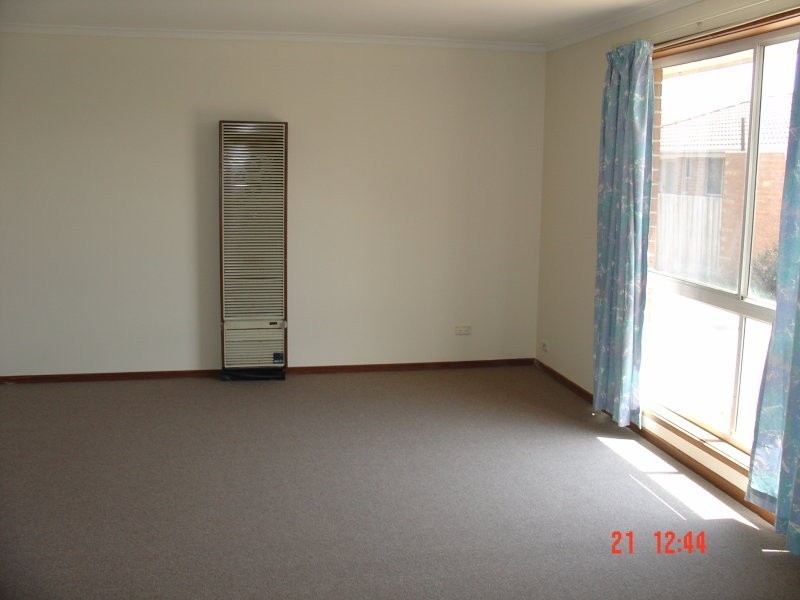 4/16 Canberra Avenue, Dandenong South VIC 3175