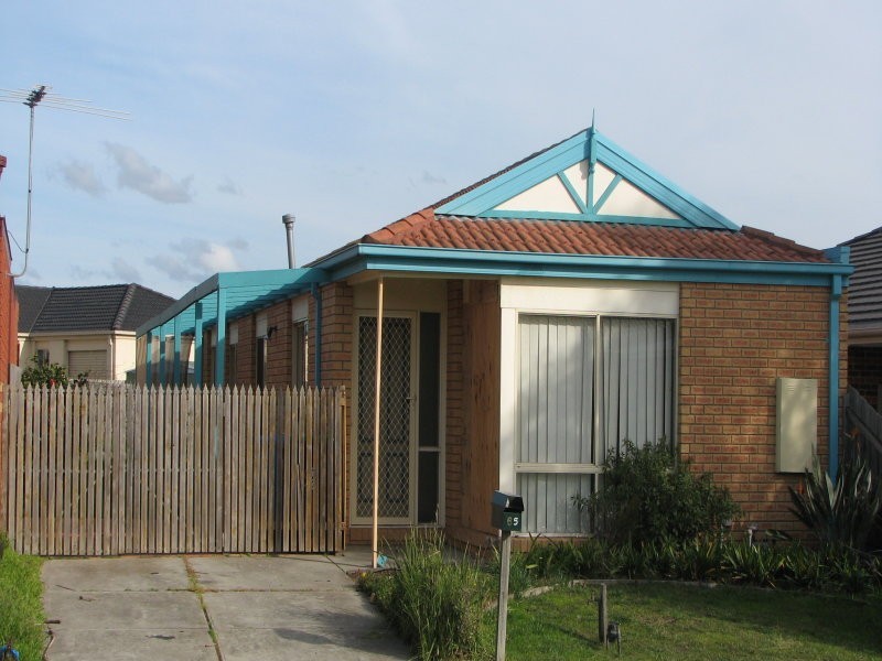 65 Raisell Road, Cranbourne VIC 3977