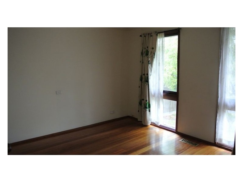 34 Monkhouse Drive, Endeavour Hills VIC 3802