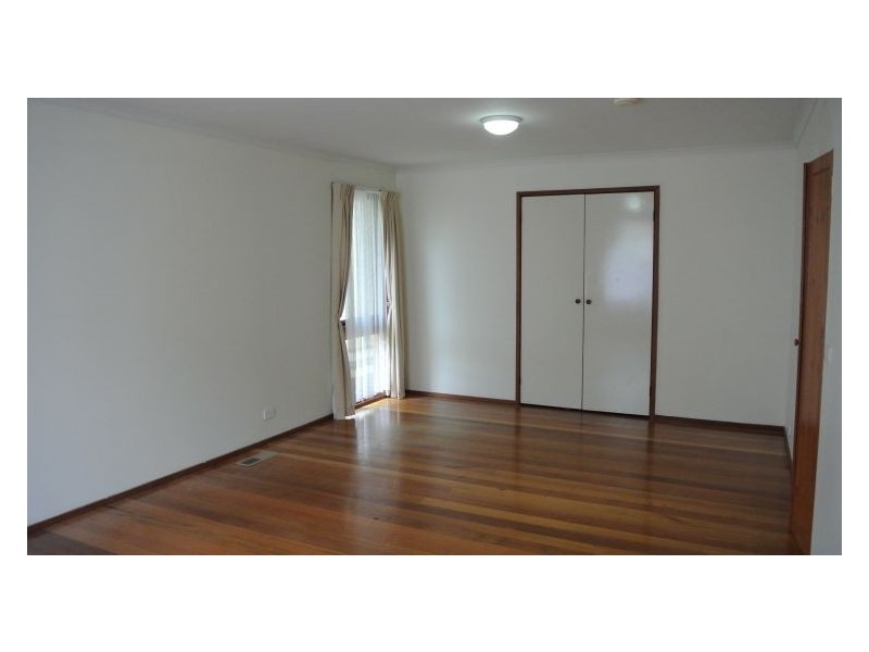 34 Monkhouse Drive, Endeavour Hills VIC 3802