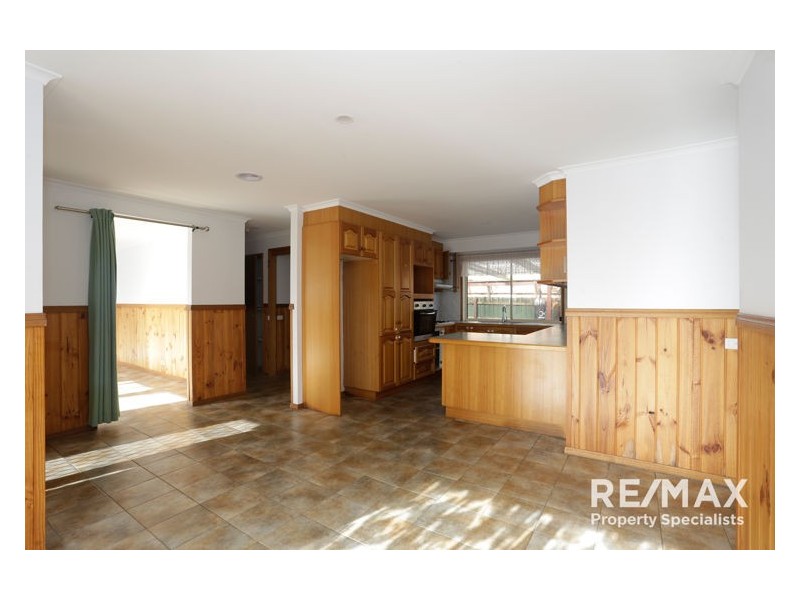 24 Jessica Drive, Hampton Park VIC 3976