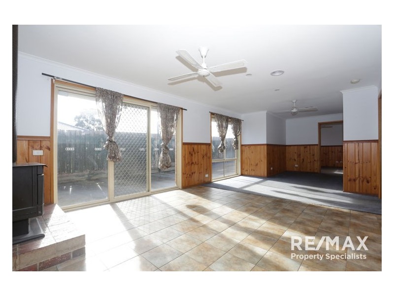 24 Jessica Drive, Hampton Park VIC 3976