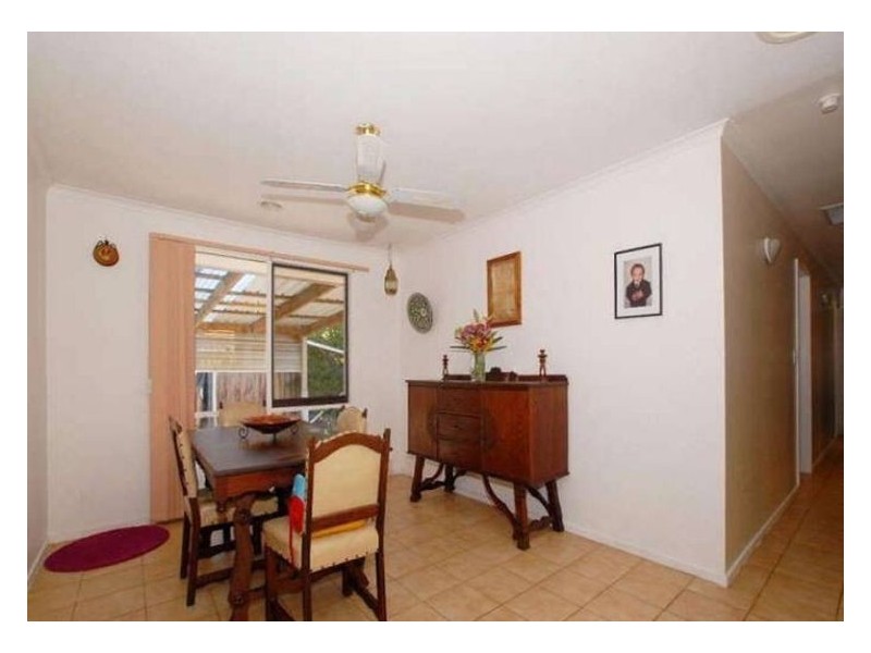 23 Gipps Crescent, Cranbourne North VIC 3977