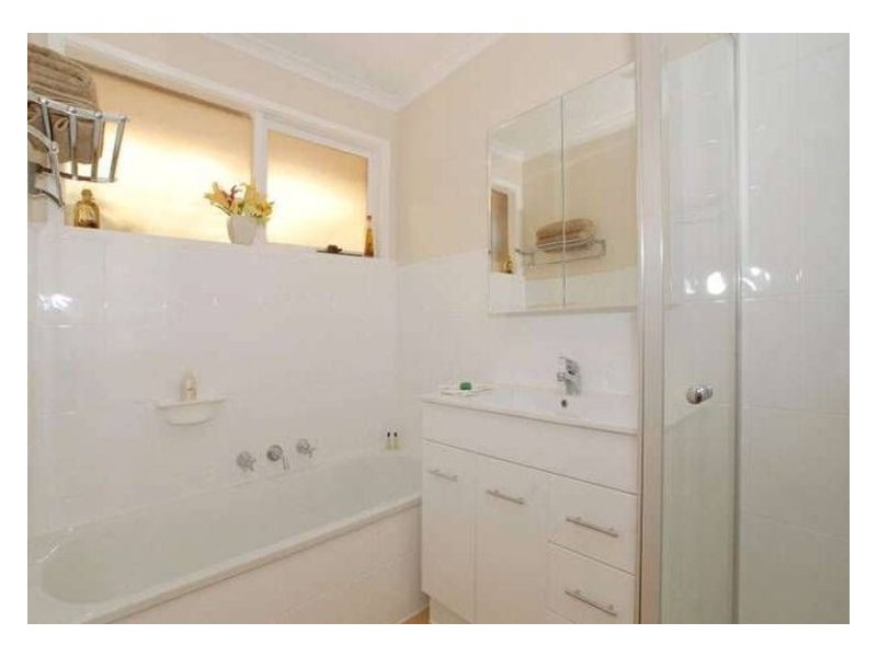 23 Gipps Crescent, Cranbourne North VIC 3977