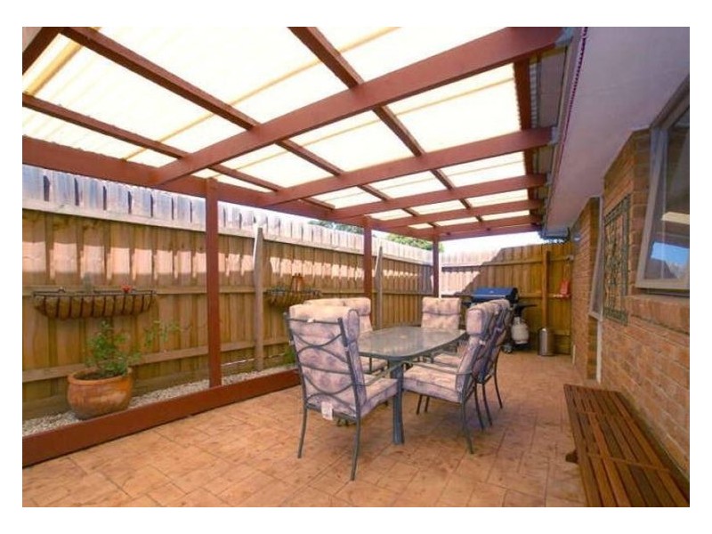 23 Gipps Crescent, Cranbourne North VIC 3977