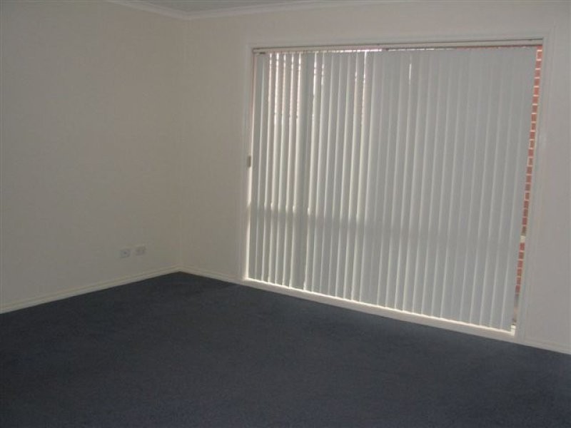 2/7 Kays Avenue, Hallam VIC 3803