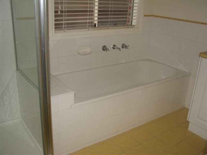 2/7 Kays Avenue, Hallam VIC 3803