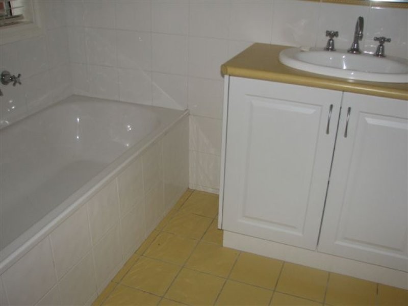 2/7 Kays Avenue, Hallam VIC 3803