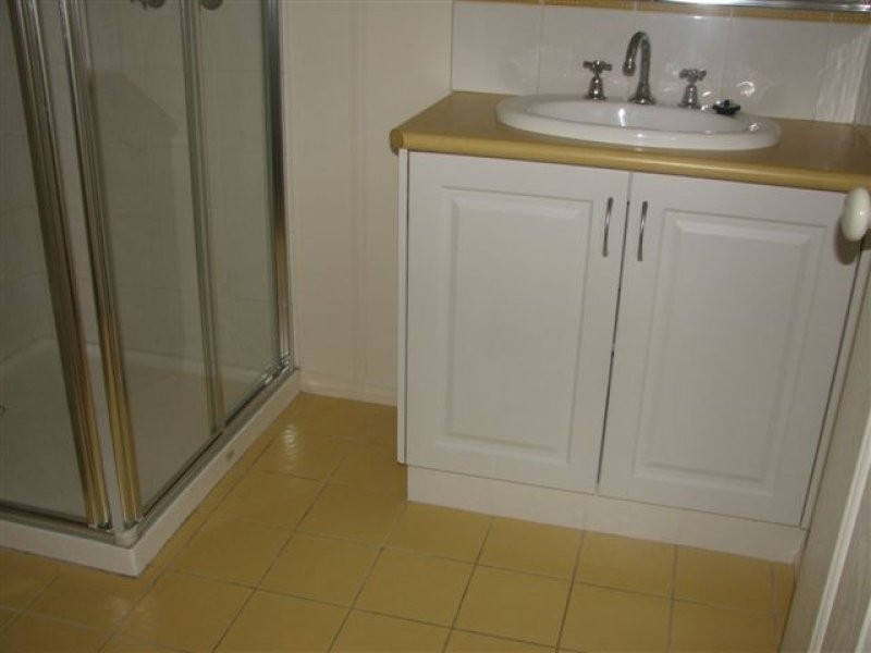 2/7 Kays Avenue, Hallam VIC 3803