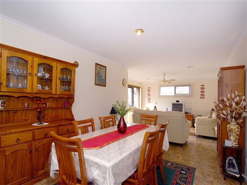 21 Murray Crescent, Rowville VIC 3178