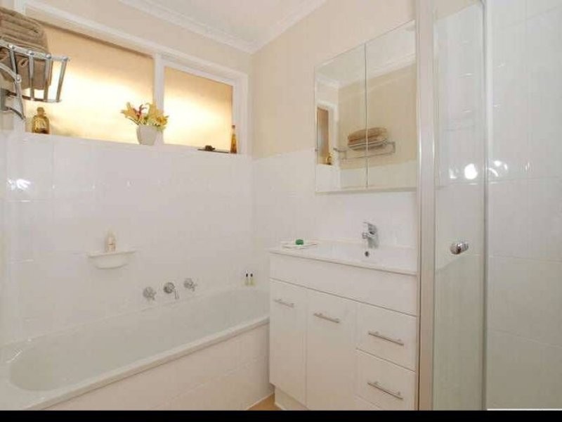 23 Gipps Crescent, Cranbourne North VIC 3977