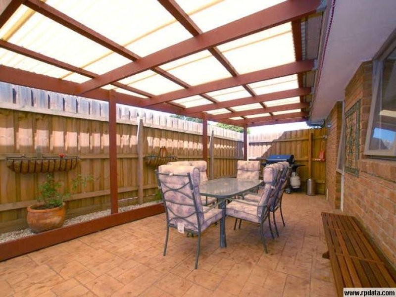 23 Gipps Crescent, Cranbourne North VIC 3977