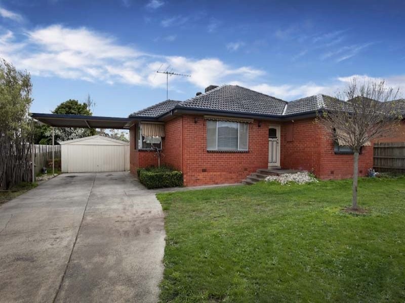 17 Charles Avenue, Hallam VIC 3803