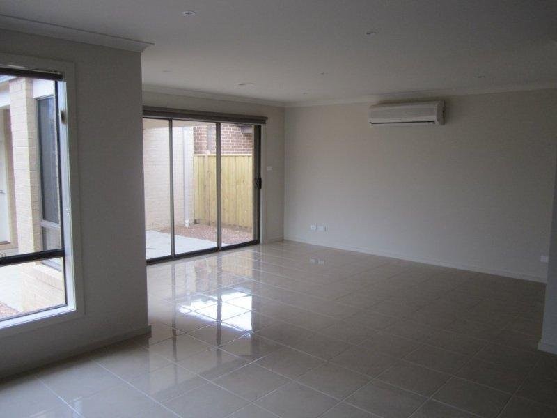 122 Sabel Drive, Cranbourne North VIC 3977