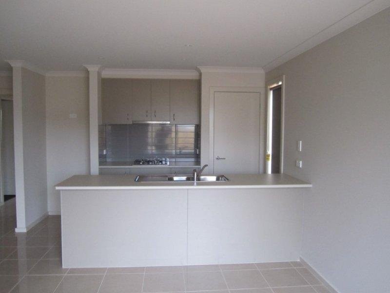 122 Sabel Drive, Cranbourne North VIC 3977