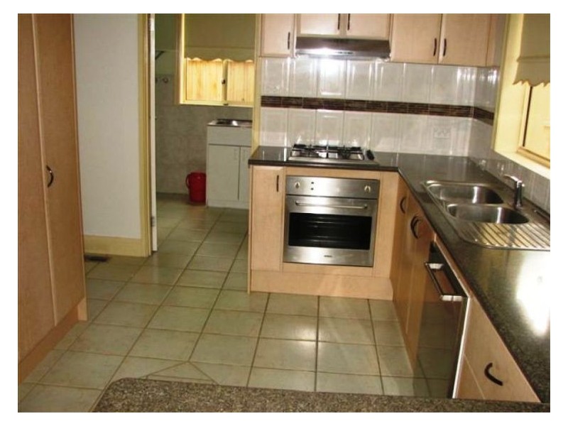 1/6 Sunline Avenue, Noble Park North VIC 3174