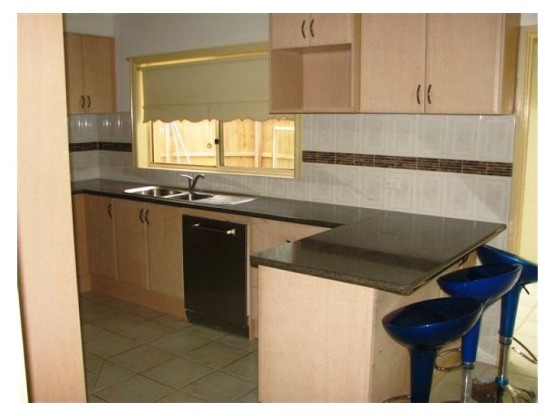 1/6 Sunline Avenue, Noble Park North VIC 3174