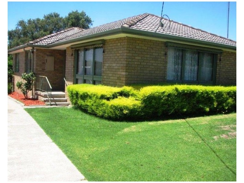 1/2 Chateau Avenue, Narre Warren VIC 3805