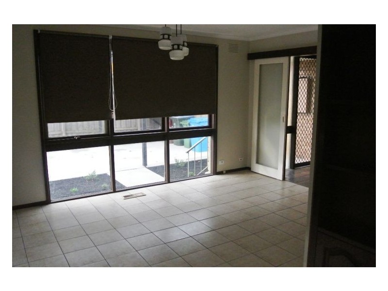 1/2 Chateau Avenue, Narre Warren VIC 3805