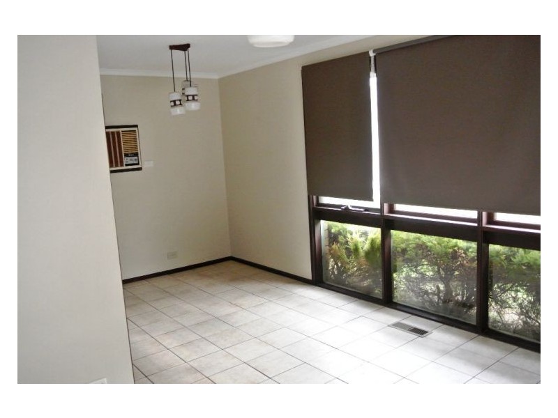 1/2 Chateau Avenue, Narre Warren VIC 3805