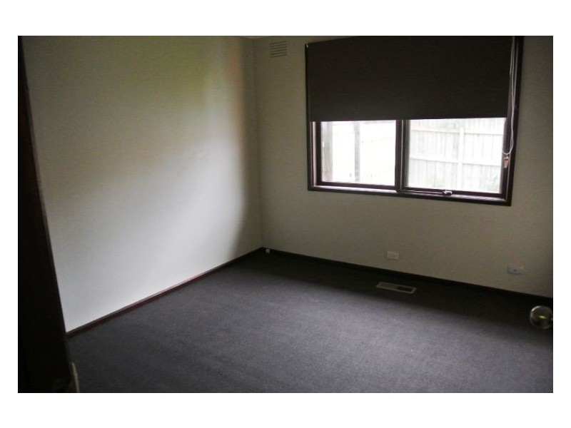 1/2 Chateau Avenue, Narre Warren VIC 3805