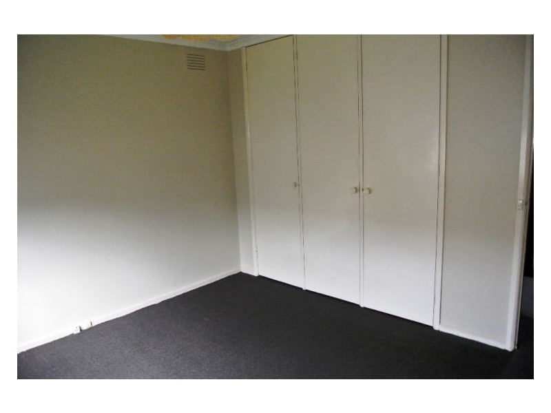 1/2 Chateau Avenue, Narre Warren VIC 3805