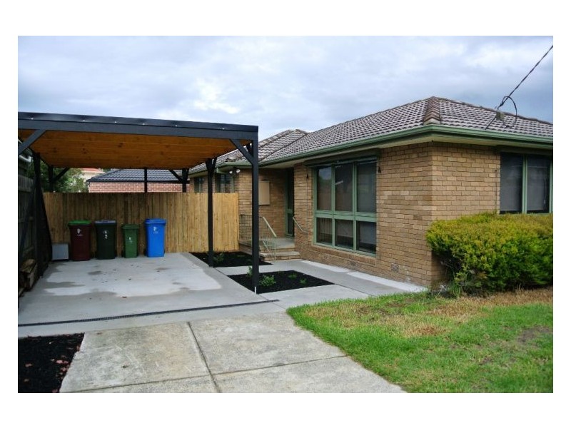 1/2 Chateau Avenue, Narre Warren VIC 3805