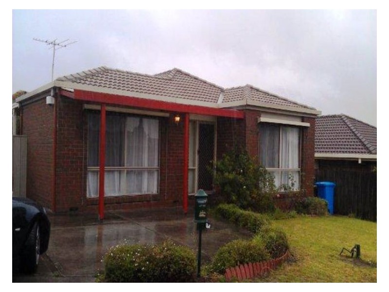 8 Sunset Place, Hampton Park VIC 3976