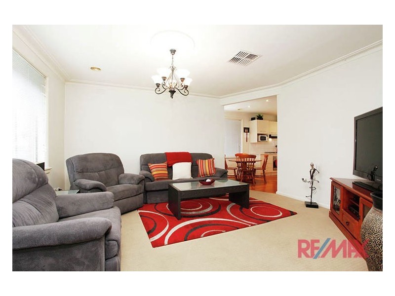 17 Charles Avenue, Hallam VIC 3803