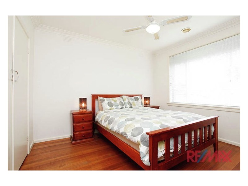 17 Charles Avenue, Hallam VIC 3803